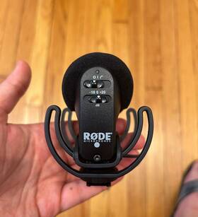 Rode Cr0110764 Videomic Pro Camera-mount Shotgun Microphone Uses 9v Battery